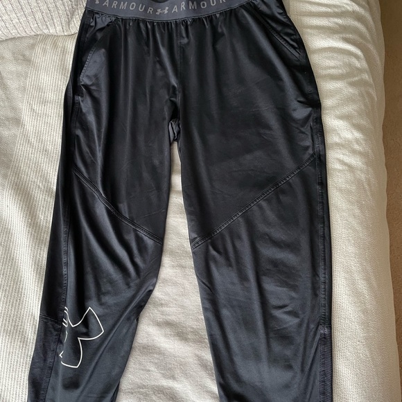 Ladies UNDERARMOUR 3/4 length sport pants - Picture 2 of 8
